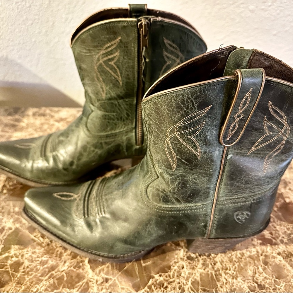 Women’s Ariat “bluegrass” Size 11B Boots